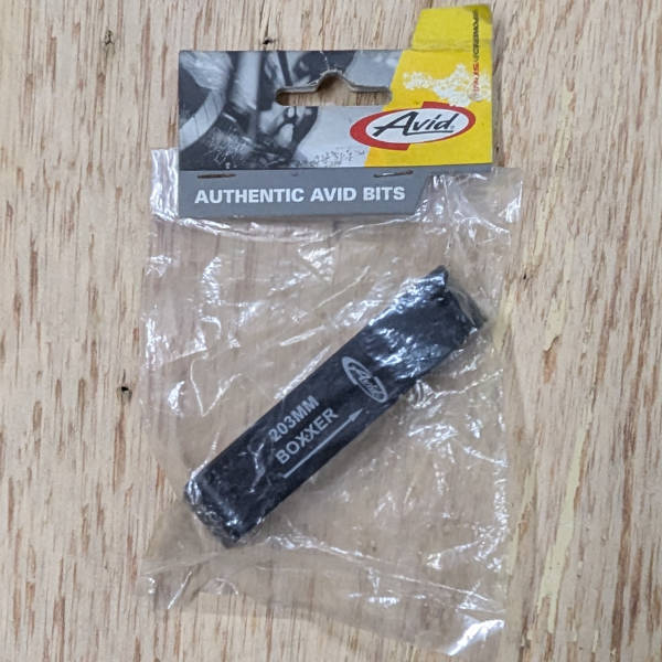 Avid boxxer 203mm is to post mount adaptor